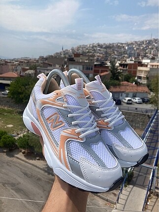 NEW BALANCE 530