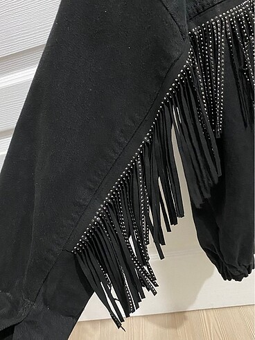 Zara PÜSKÜL VE TAŞ DETAYLI SİYAH KOT CEKET