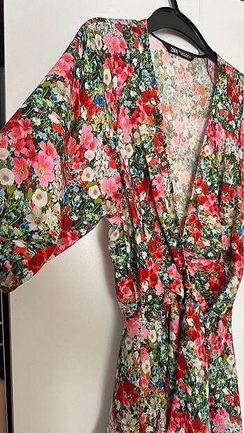 xl Beden Zara kruvaze çiçekli elbise