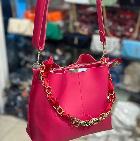 Pembe çanta