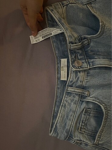 34 Beden Stradivarius Straight Fit Jean