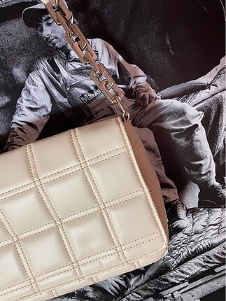 Louis Vuitton Krem rengi kol çantası