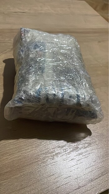 Magnet ve kutu çikolata