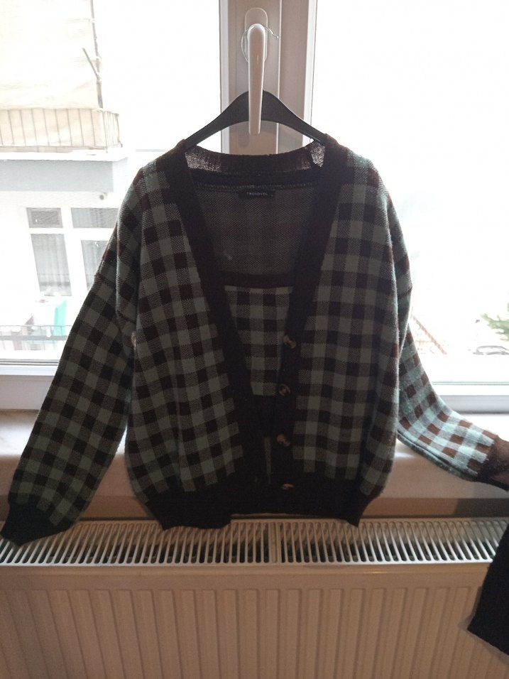 Düğmeli Kareli Kahverengi Kadın Hırka - Görsel 3