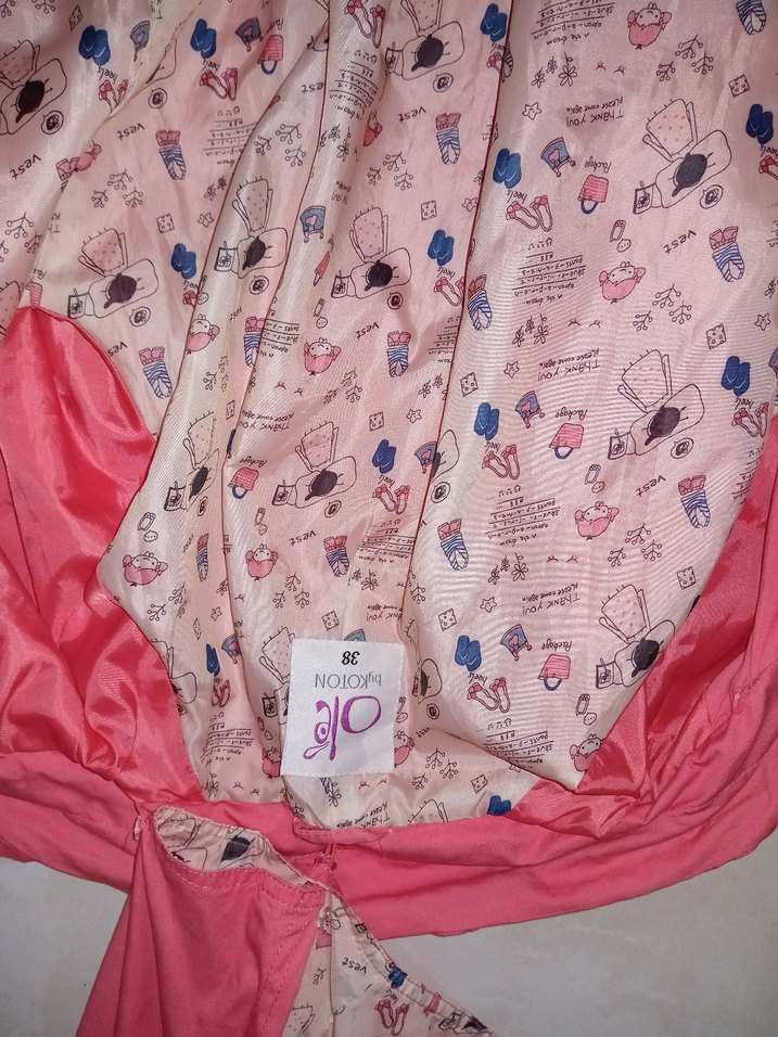 Kadın Pembe Kapüşonlu Yağmurluk - Görsel 2