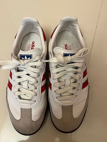 37,5 Beden Adidas samba kırmızı beyaz