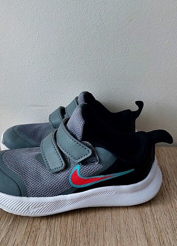 25 Beden Nike cocuk spor ayakkabı 