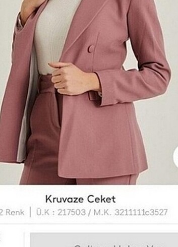 ETİKETLİ ŞIK BİR CEKET 