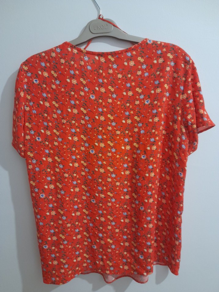 Kısa Kollu V Yaka Renkli Bohem Bluz - Görsel 4