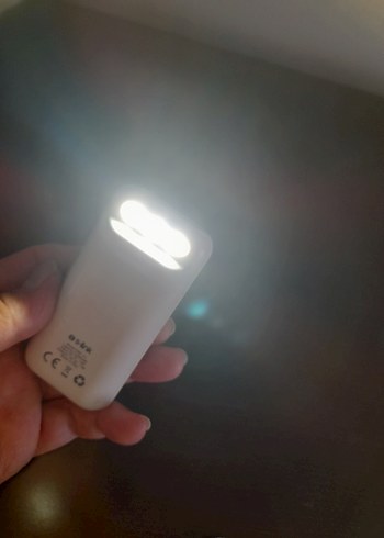 Beyaz Taşınabilir Power Bank - Görsel 2