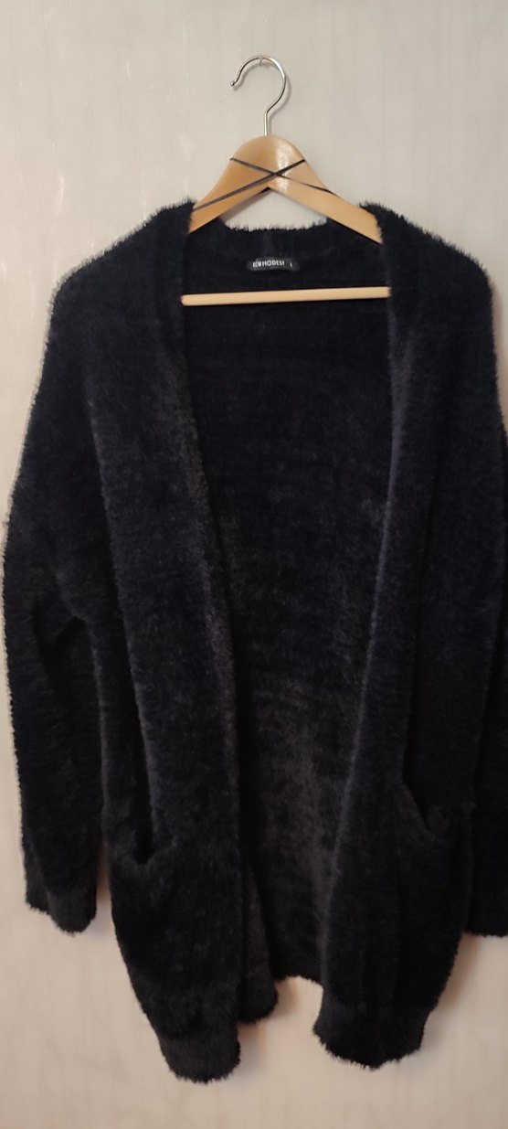 Siyah Peluş Kadın Cepli Hırka - Görsel 2