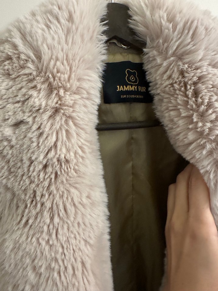 Vizon Kadın Uzun Yakasi Kürklü Kaban - Görsel 4