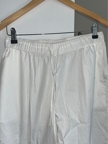 Diğer beyaz pantalon