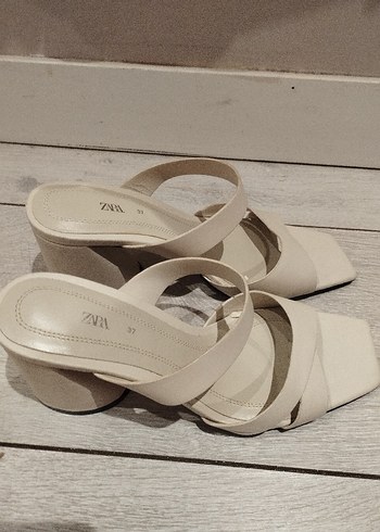 37 Beden ten rengi Renk Bej Dolgu Topuklu Kadın Sandalet