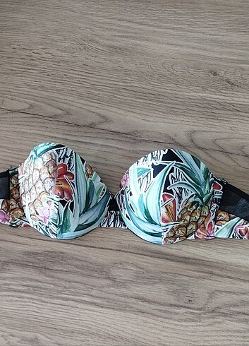 Oysho straplez bikini üstü