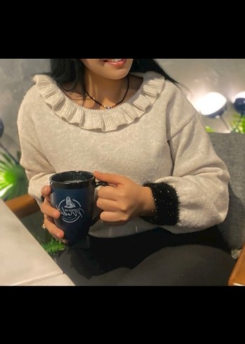 Fırfırlı Yaka ve Manşetli Kadın Triko Kazak - Görsel 2