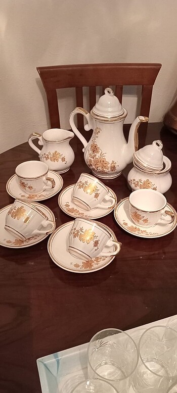 senelik antika 5 li çay neacafe fincan takımı sorunu yok. şekerl