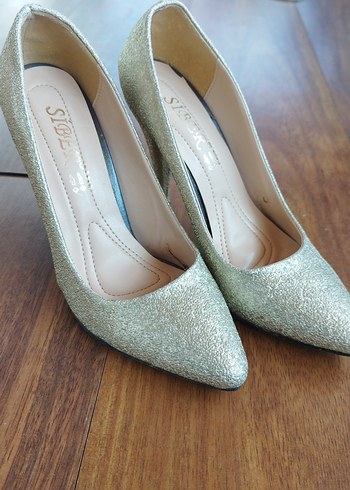 Altın Rengi Simli Stiletto Topuklu Kadın Ayakkabı