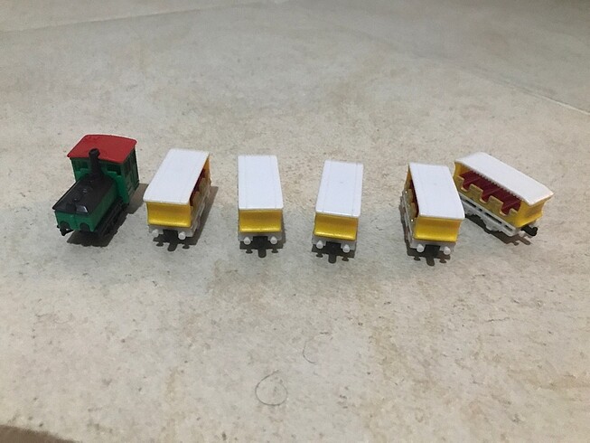 Beden Renk Kinder Überraschung Surprise Sürpriz - Tren