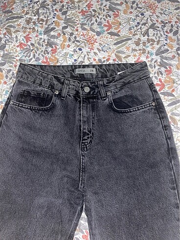 mom jean