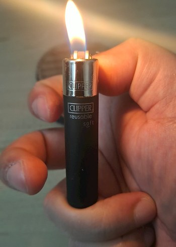 Clipper Yeniden Kullanılabilir Siyah Çakmak - Görsel 2