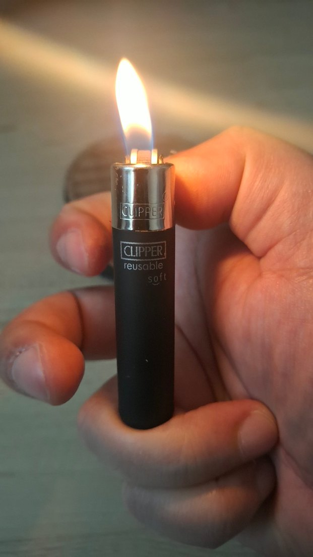 Clipper Yeniden Kullanılabilir Siyah Çakmak - Görsel 2