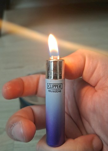 Parlak Mor Clipper Yeniden Kullanılabilir Çakmak - Görsel 2