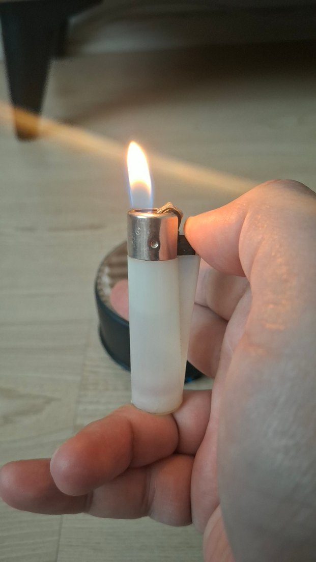 Parlak Bej Clipper Çakmak - Görsel 3