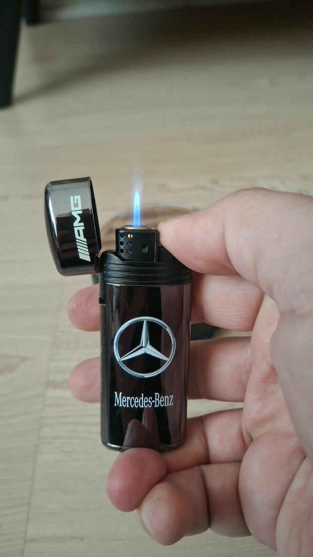 Mercedes-Benz AMG Siyah Çakmak - Görsel 3