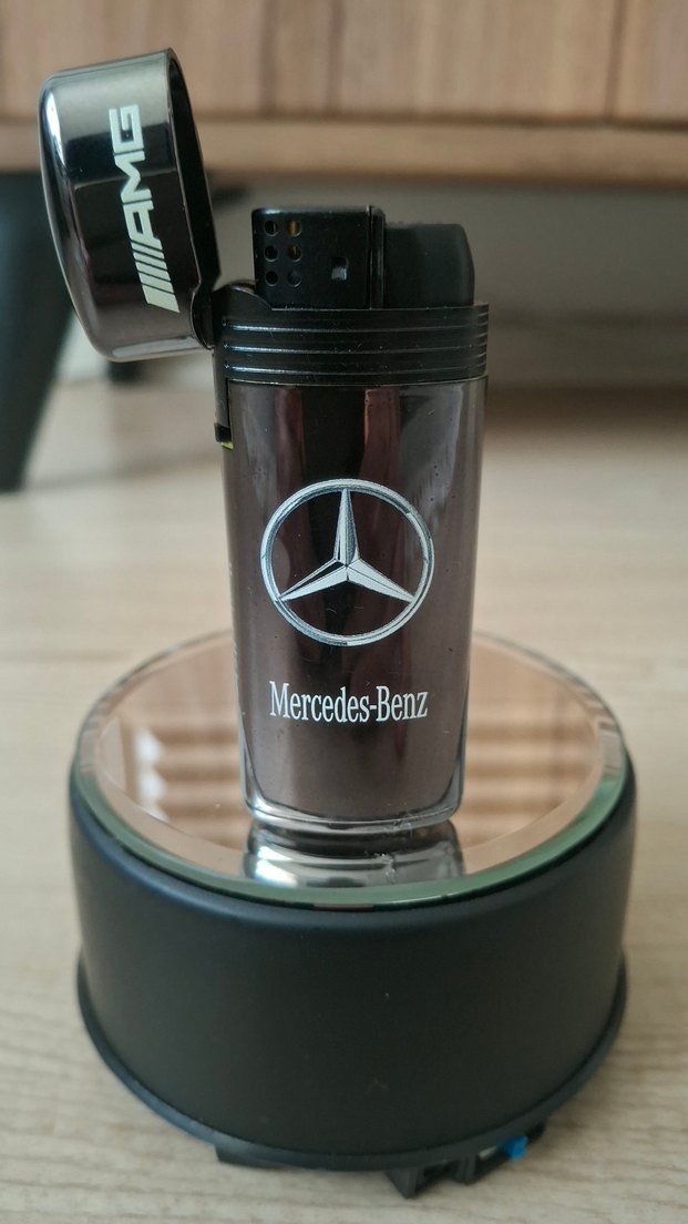 Mercedes-Benz AMG Siyah Çakmak - Görsel 2