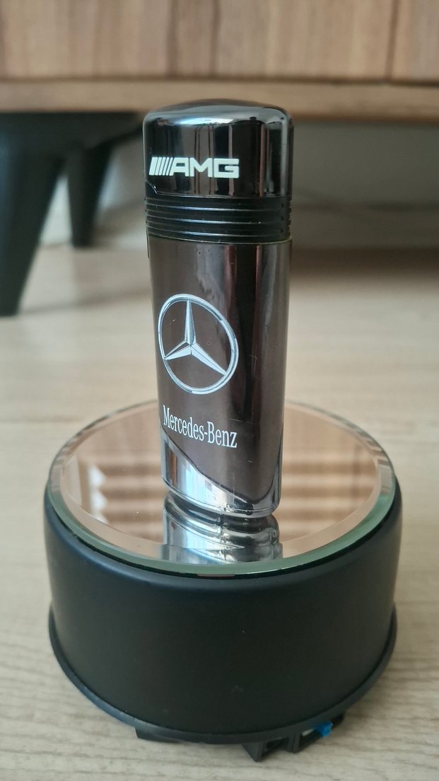 Mercedes-Benz AMG Siyah Çakmak - Görsel 4