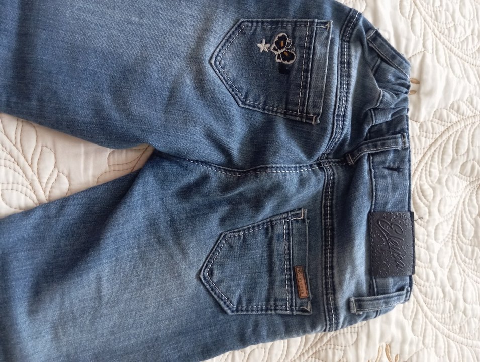 Nakışlı Düğmeli Kız Çocuk Kot Pantolon - Görsel 3