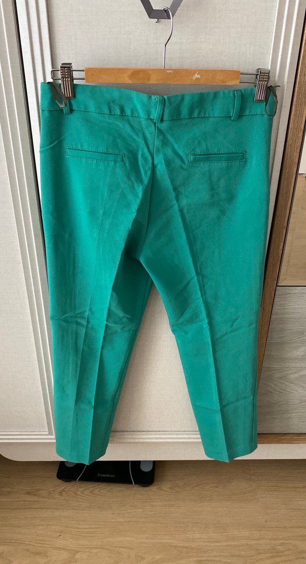 Yeşil Parlak Kumaş Kadın Pantolon - Görsel 3