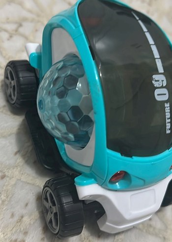 Lebbeyk söyleyen Renkli Işıklı Oyuncak Araba - Görsel 4