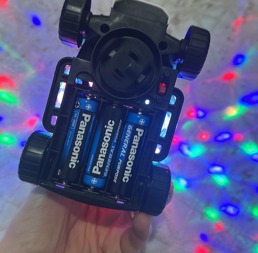 Lebbeyk söyleyen Renkli Işıklı Oyuncak Araba - Görsel 2