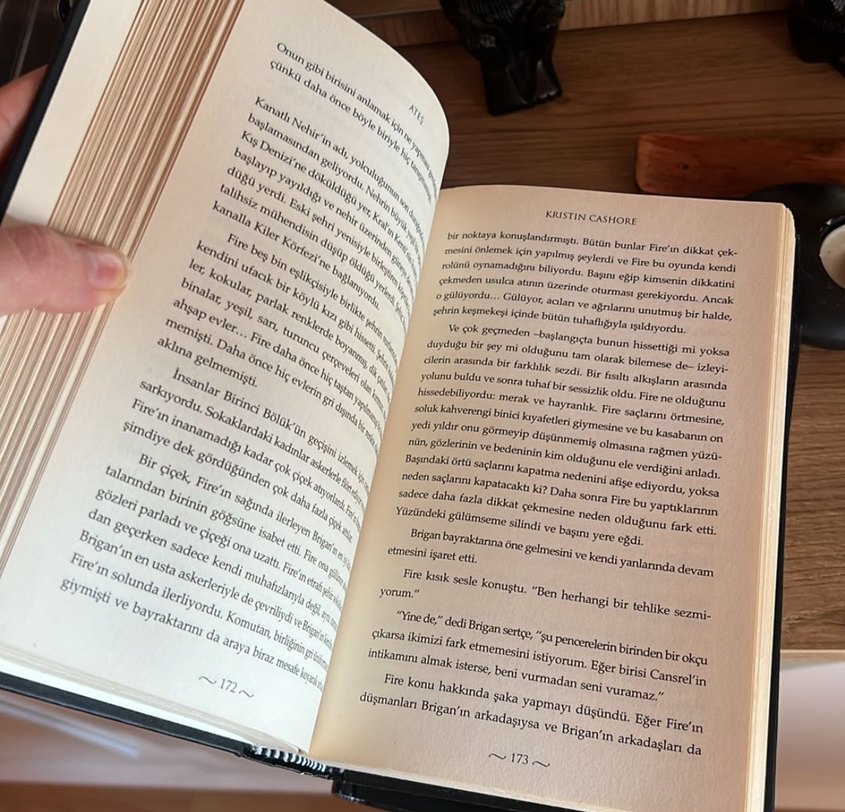 Kristin Cashore Üçlemesi: Ateş, Sır, Yetenek - Görsel 3