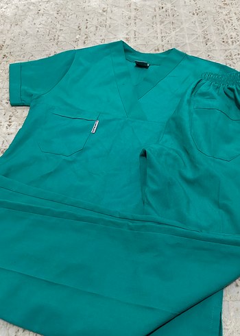 Turkuaz scrubs Hastane Kıyafeti Kısa Kollu - Görsel 3