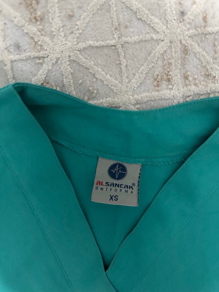 Turkuaz scrubs Hastane Kıyafeti Kısa Kollu - Görsel 5