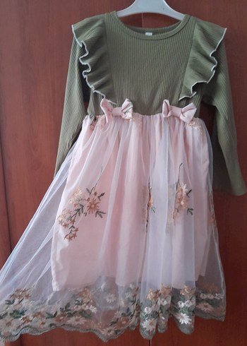 Uzun Kollu Fırfırlı Kız Çocuk Elbisesi