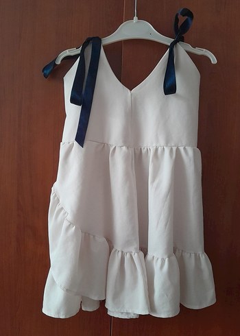 Kız Çocuk Beyaz Fırfırlı Askılı Elbise