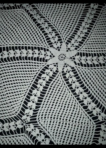 El Yapımı Beyaz Dantel Masa Örtüsü - Görsel 2