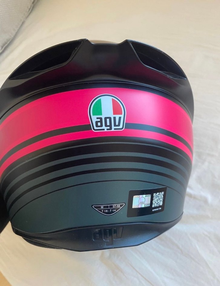 Pembe Siyah Kask AGV Markalı - Görsel 3