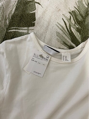 H&M hm tshirt