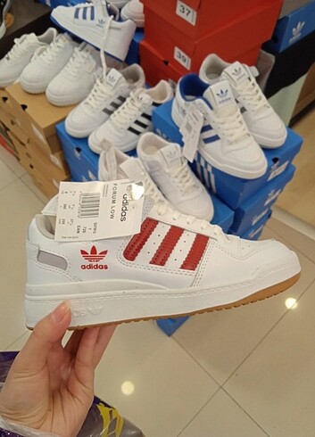 Adidas forum low 