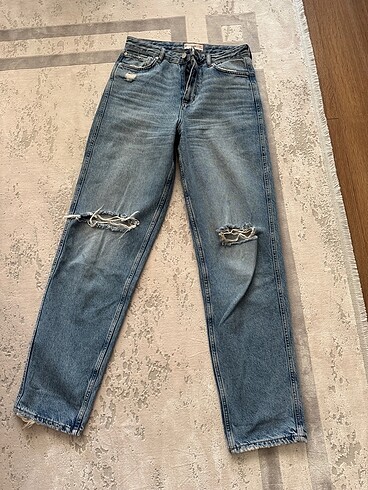 Mango yırtık jean