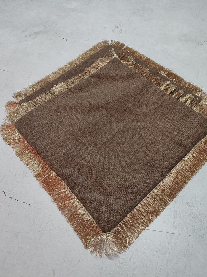 Kahverengi Püsküllü Kırlent Kılıfı - Görsel 3