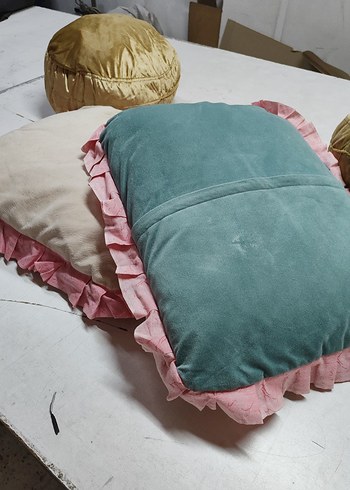 Pembe Fırfırlı Bohem minder