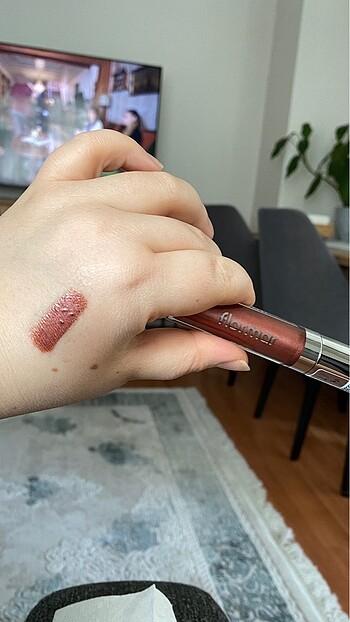  Beden Flormar dewy lip glaze