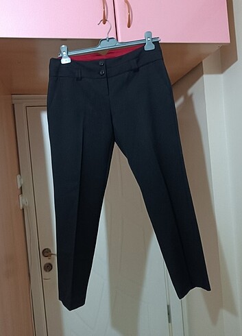 40 Beden siyah Renk #Ekol marka #Ligralı #40 beden #siyah #pantolon hata kusur defo