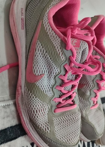 Nike Pembe Bağcıklı Kadın Spor Ayakkabı